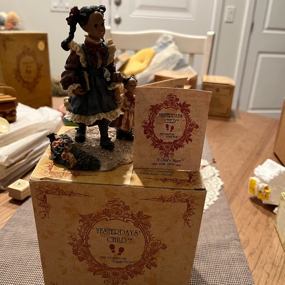 Boyds Yesterday's Child Natalie with Joy…Sunday School - Picture 2 of 15